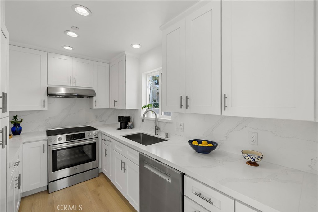 1045 Gaviota Drive B, Laguna Beach CA 92651 - photo 12