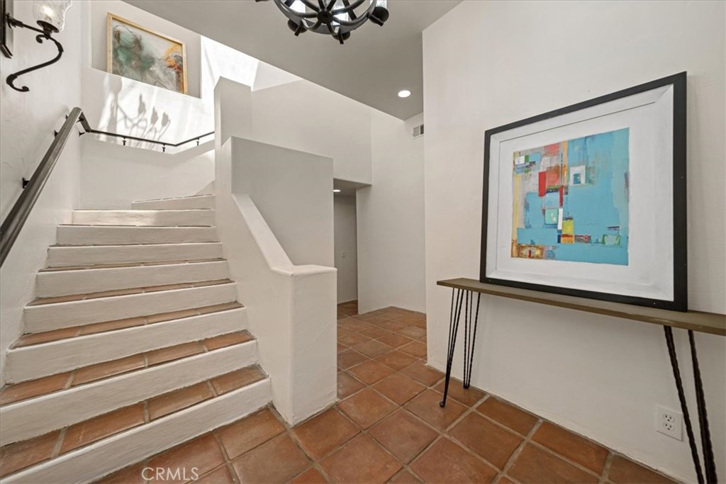 1046 Oro, Laguna Beach CA 92651 - photo 4
