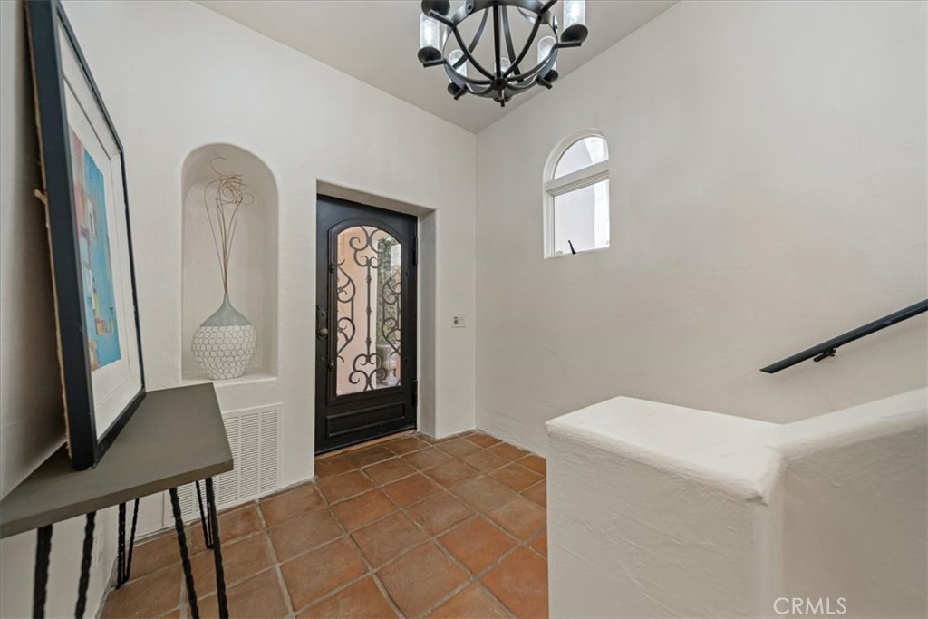 1046 Oro, Laguna Beach CA 92651 - photo 5