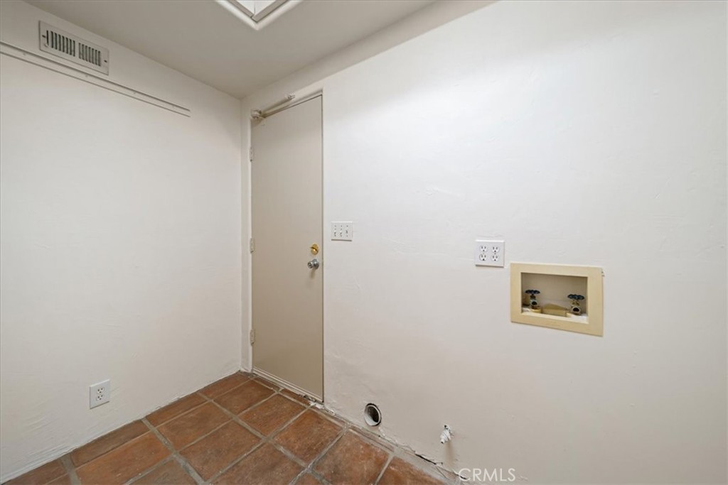 1046 Oro, Laguna Beach CA 92651 - photo 6