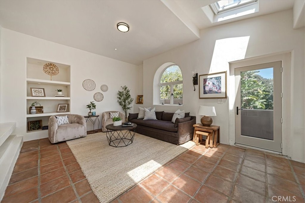 1046 Oro, Laguna Beach CA 92651 - photo 19
