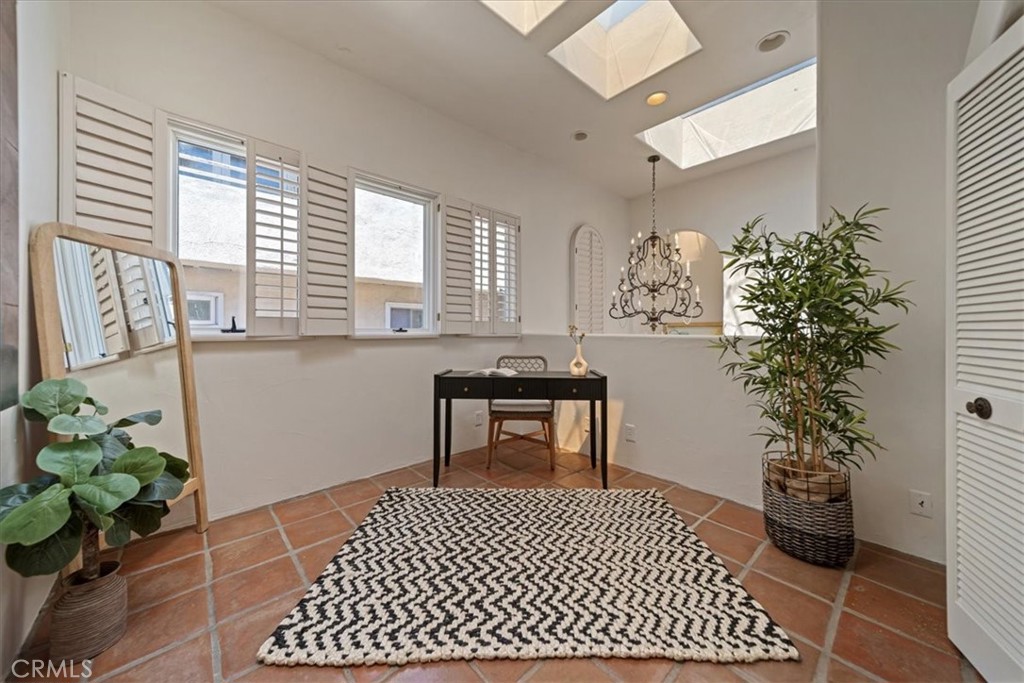 1046 Oro, Laguna Beach CA 92651 - photo 27