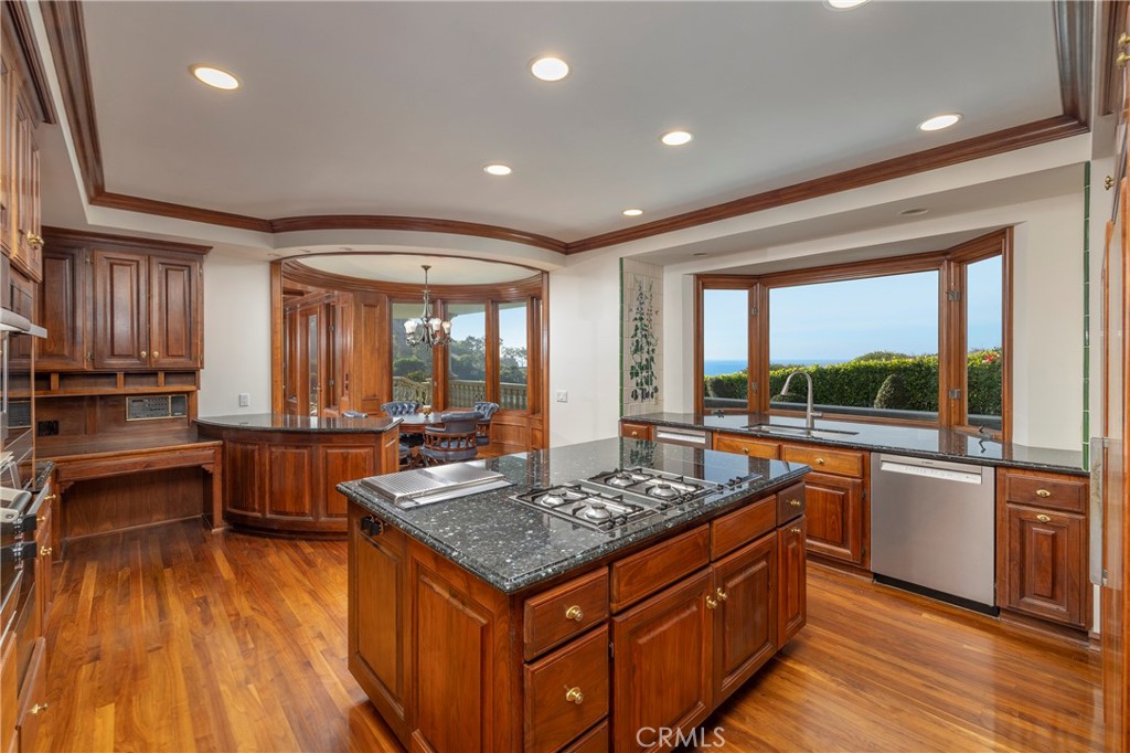 105 Irvine Cove Court, Laguna Beach CA 92651 - photo 5
