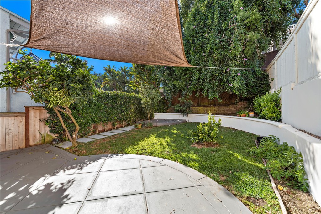 1053 Oro Street, Laguna Beach CA 92651 - photo 11