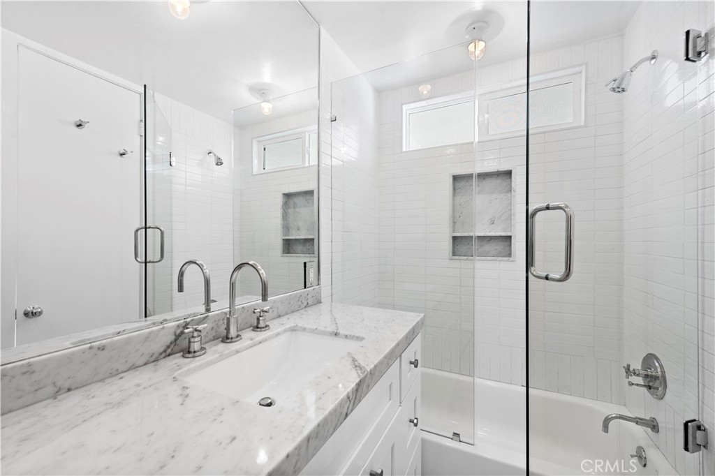 1053 Oro Street, Laguna Beach CA 92651 - photo 12