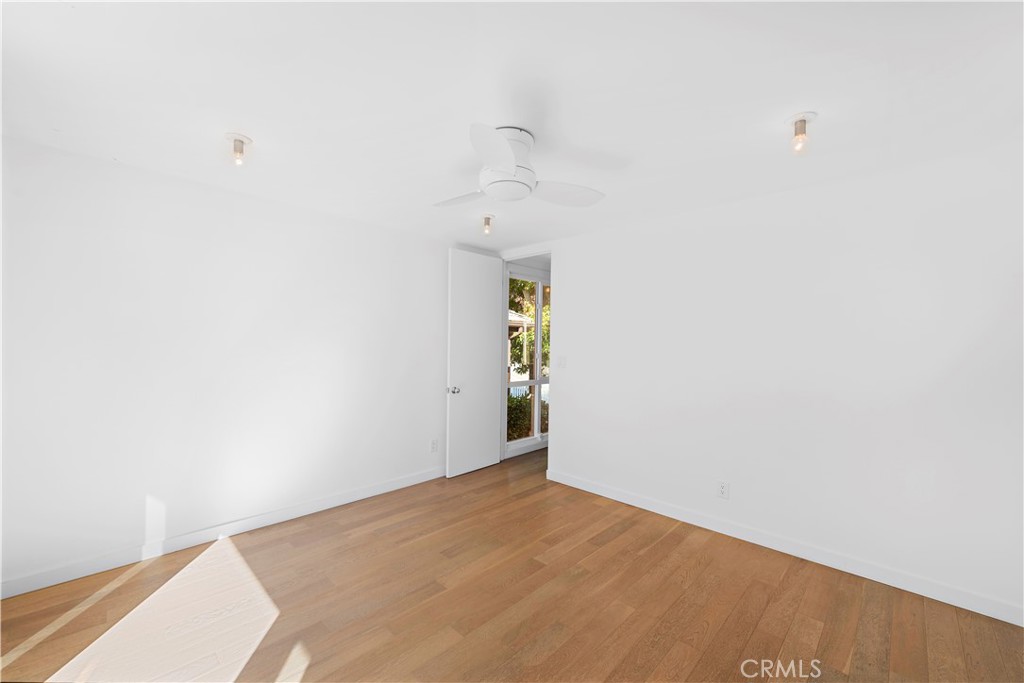 1053 Oro Street, Laguna Beach CA 92651 - photo 13