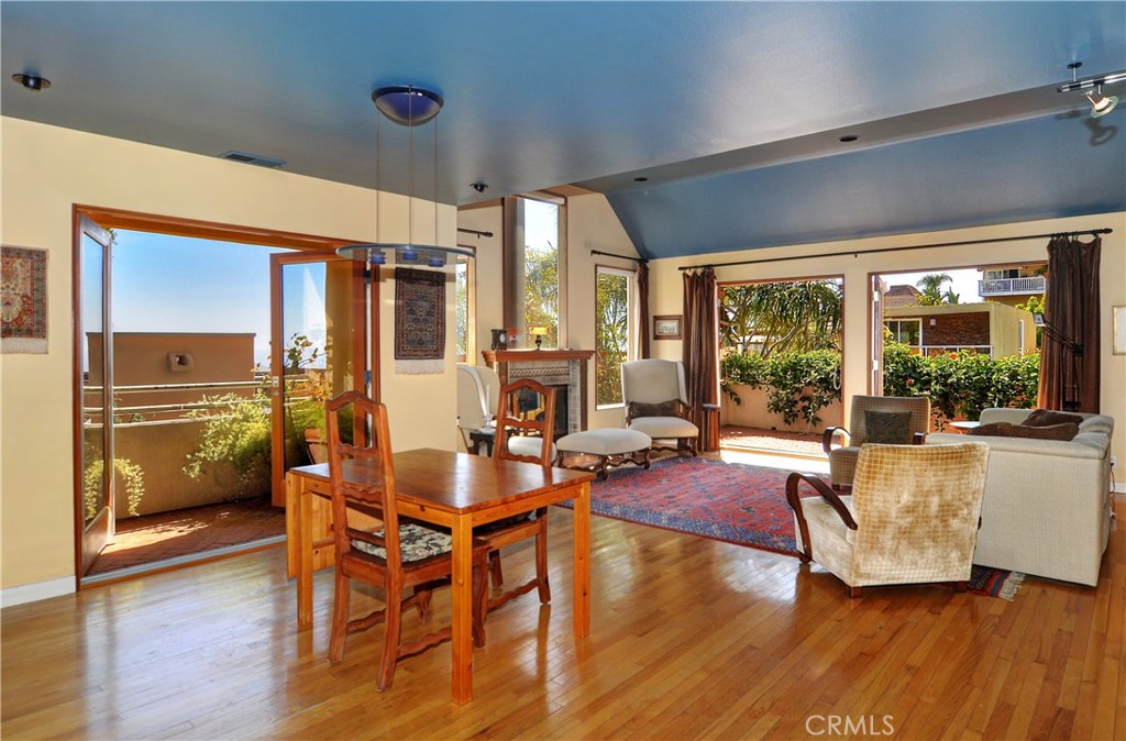1054 Oro Street, Laguna Beach CA 92651 - photo 1