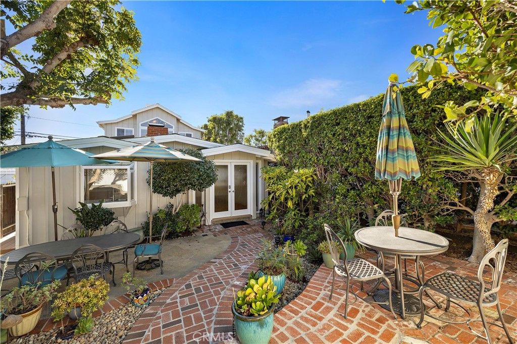 Lovely garden - 1055 Catalina, Laguna Beach CA 92651 - photo 3