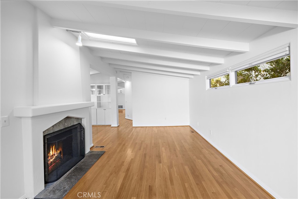 Family room - 1055 Catalina, Laguna Beach CA 92651 - photo 7