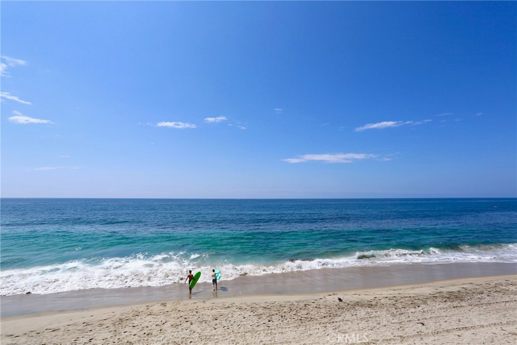 1055 Gaviota Drive, Laguna Beach CA 92651 - photo 1