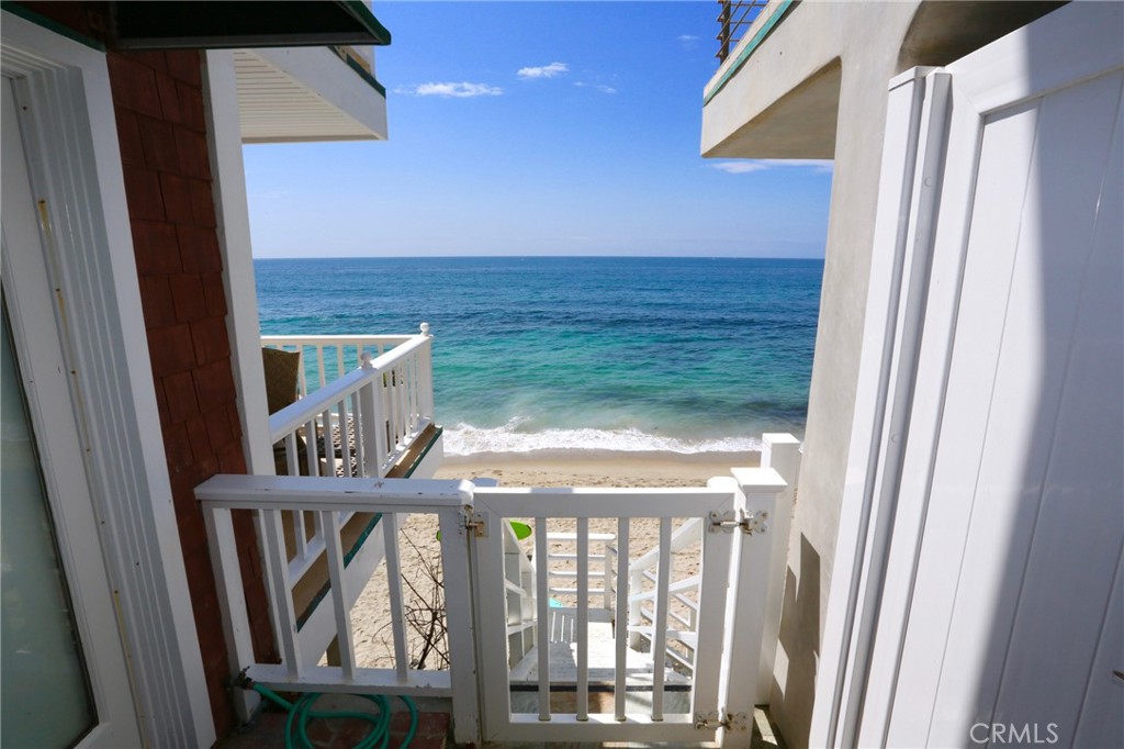 1055 Gaviota Drive, Laguna Beach CA 92651 - photo 1