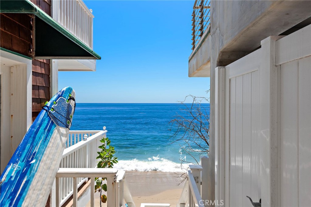 1055 Gaviota Drive, Laguna Beach CA 92651 - photo 1