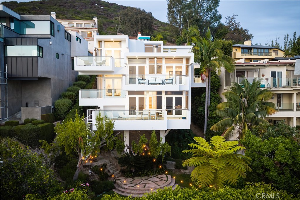 1061 Skyline, Laguna Beach CA 92651 - photo 2
