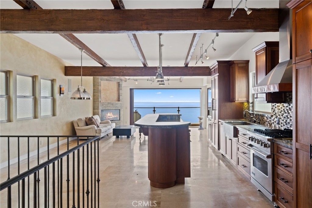 1064 Baja Street, Laguna Beach CA 92651 - photo 3