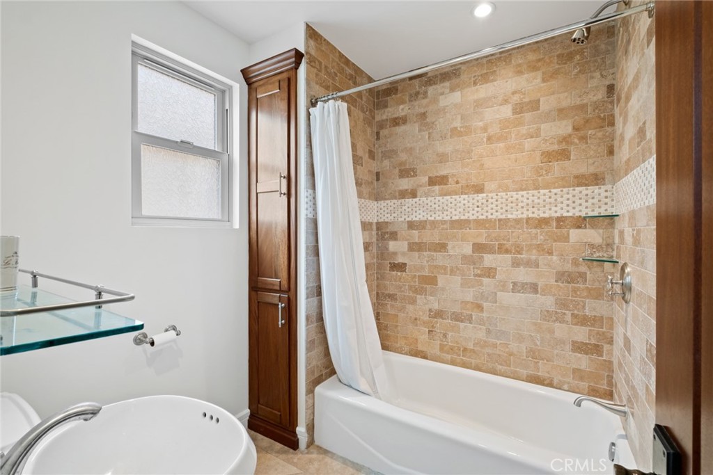 1064 Baja Street, Laguna Beach CA 92651 - photo 17