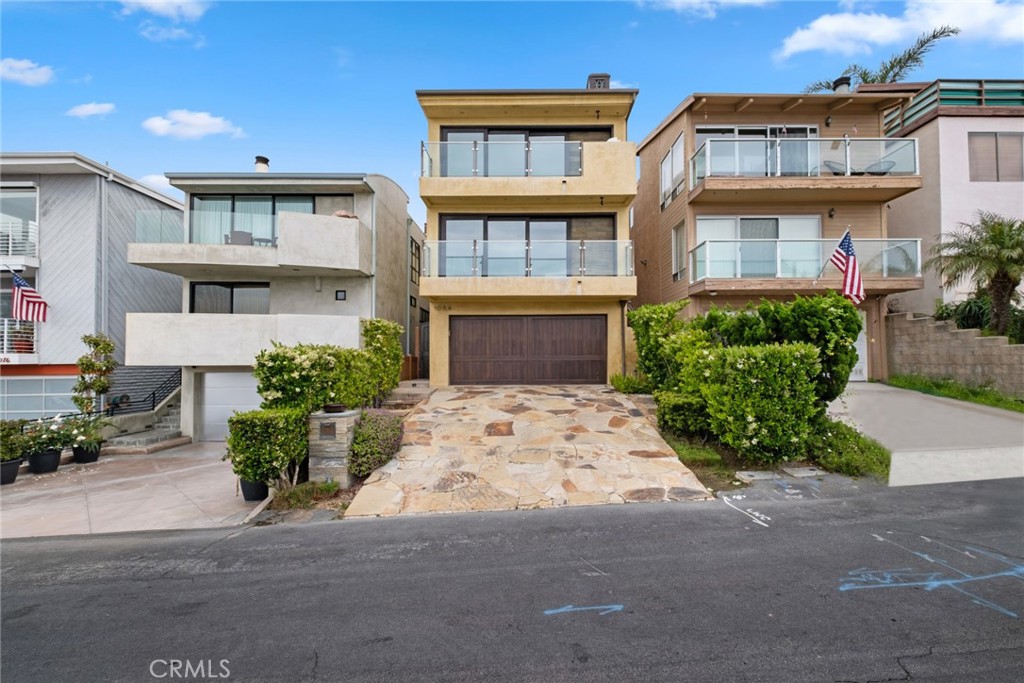 1064 Baja Street, Laguna Beach CA 92651 - photo 1