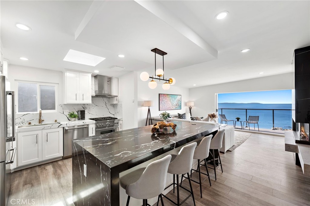 Enjoy sweeping unobstructed vistas of the sparkling Pacific Ocean, thousands of city lights, Catalina Island, colorful s - 1071 Baja, Laguna Beach CA 92651 - photo 1