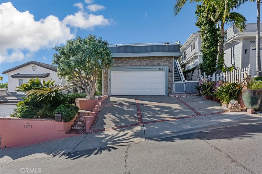 1071 Oro Street, Laguna Beach CA 92651 - photo 1