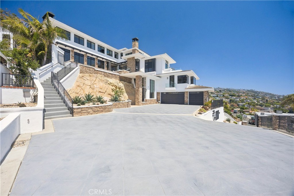 1076 Skyline Drive, Laguna Beach CA 92651 - photo 2