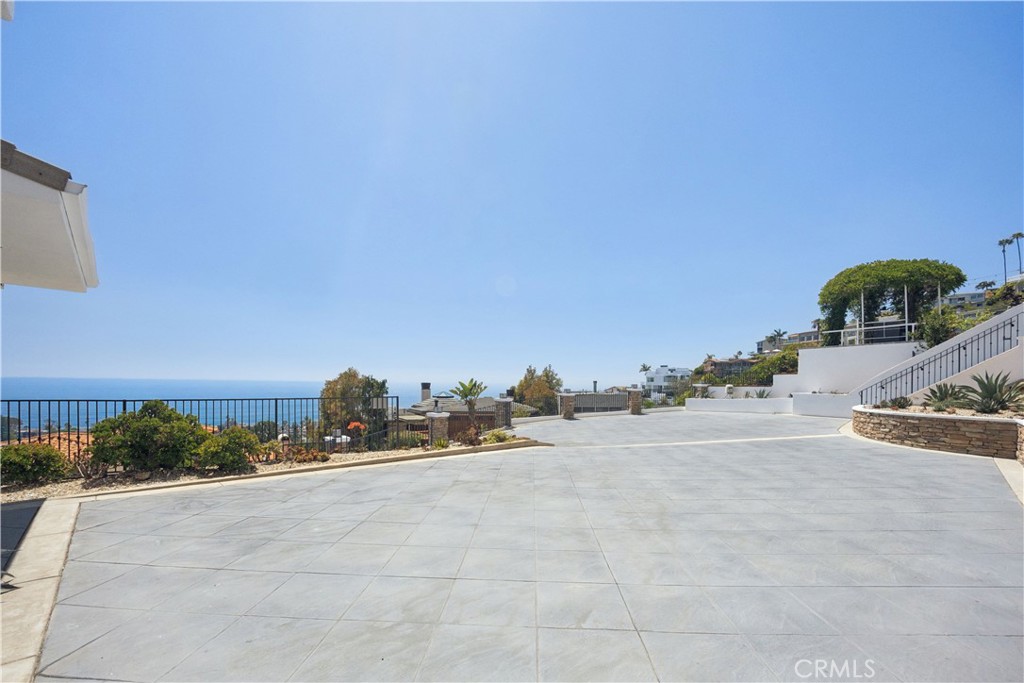 1076 Skyline Drive, Laguna Beach CA 92651 - photo 8