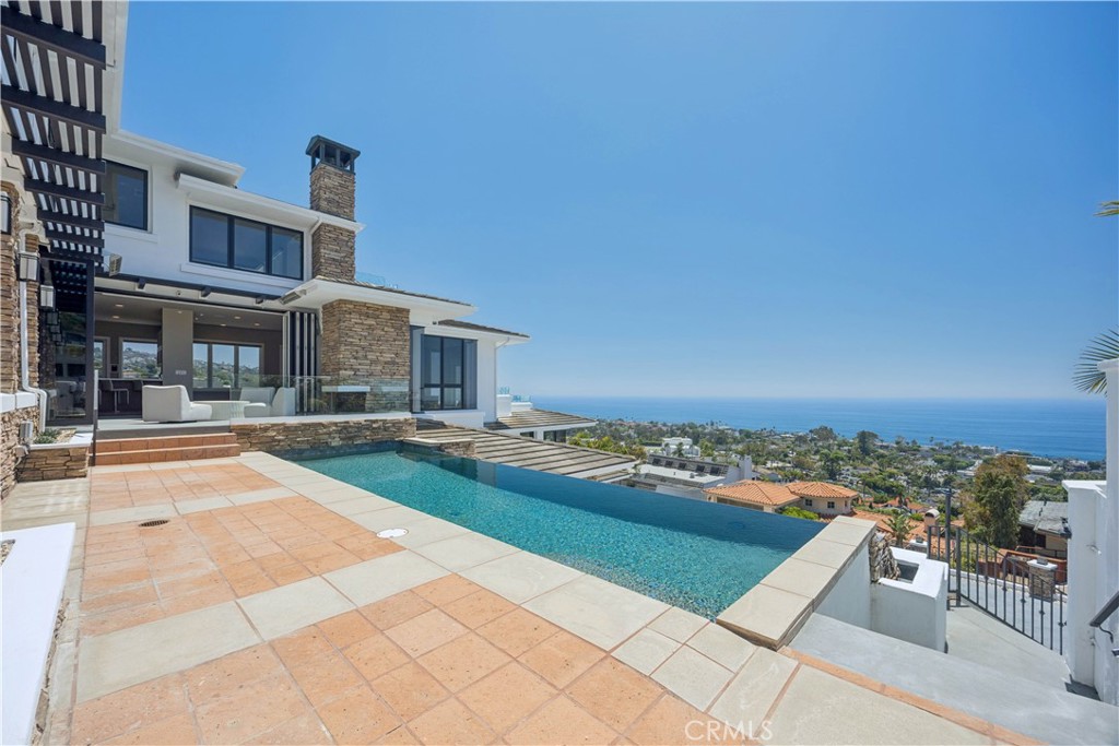 1076 Skyline Drive, Laguna Beach CA 92651 - photo 18