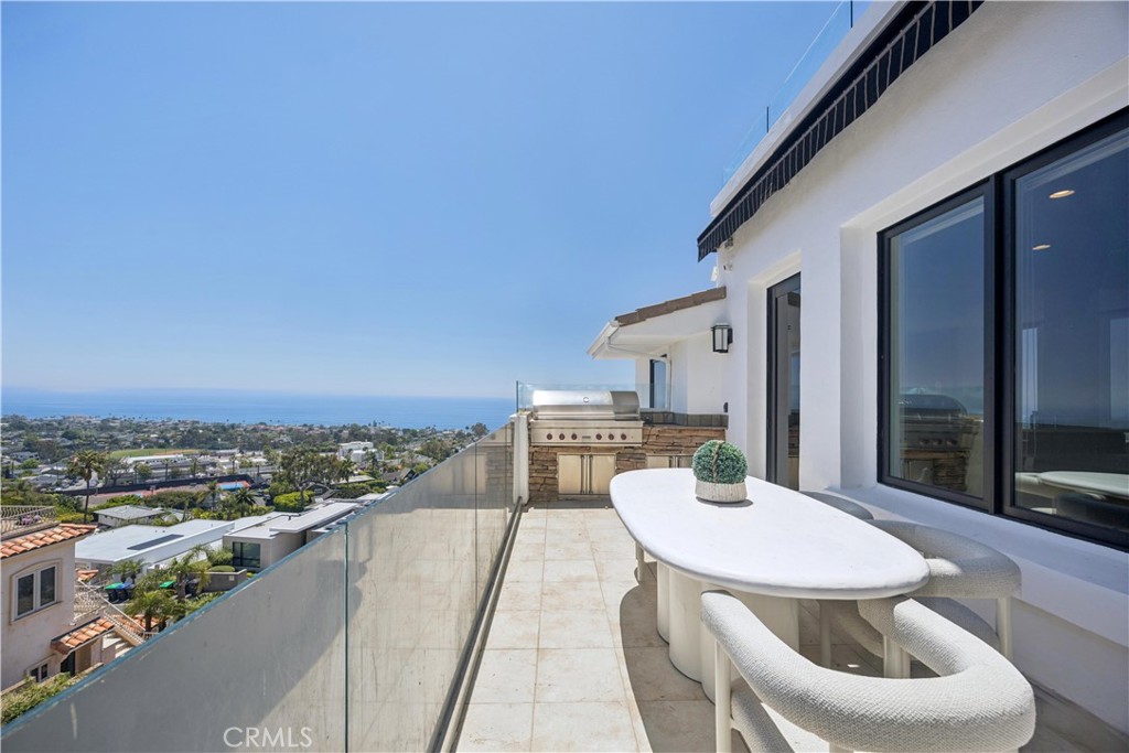 1076 Skyline Drive, Laguna Beach CA 92651 - photo 36
