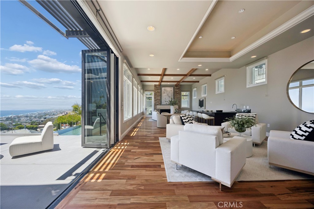 1076 Skyline Drive, Laguna Beach CA 92651 - photo 37