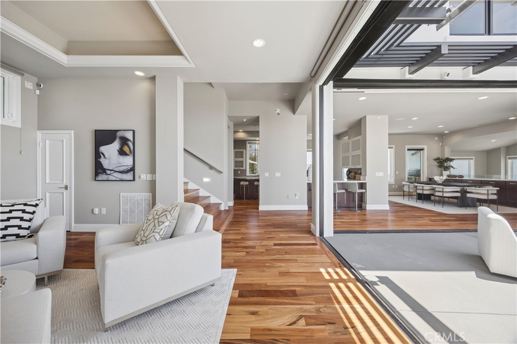 1076 Skyline Drive, Laguna Beach CA 92651 - photo 42