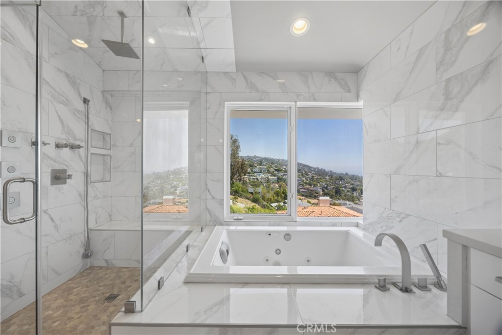 1076 Skyline Drive, Laguna Beach CA 92651 - photo 49