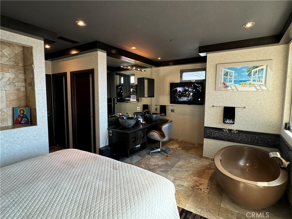 Main Bedroom - 1083 Tia Juana Street, Laguna Beach CA 92651 - photo 9