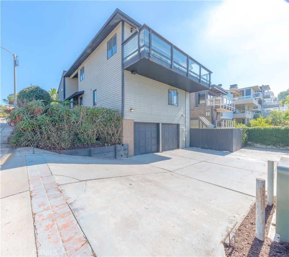 1085 Balboa Avenue, Laguna Beach CA 92651 - photo 1