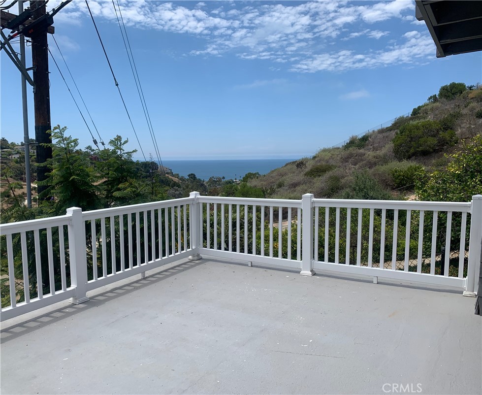 1085 Eastman Way, Laguna Beach CA 92651 - photo 1