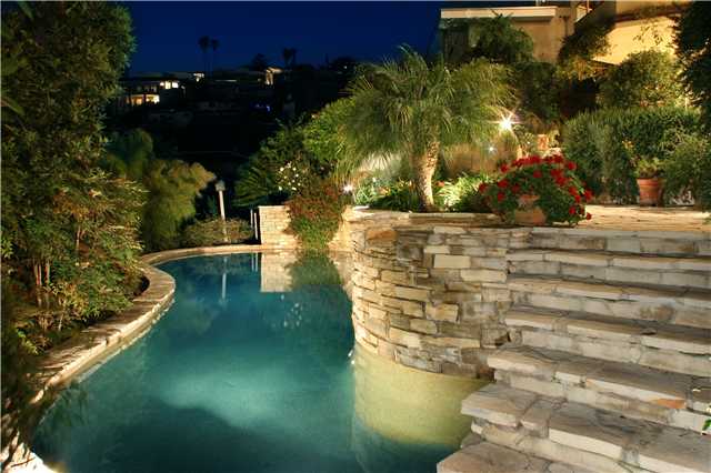 Private salt-water pool and spa in rear of home - 1085 SKYLINE Drive, Laguna Beach CA 92651 - photo 1