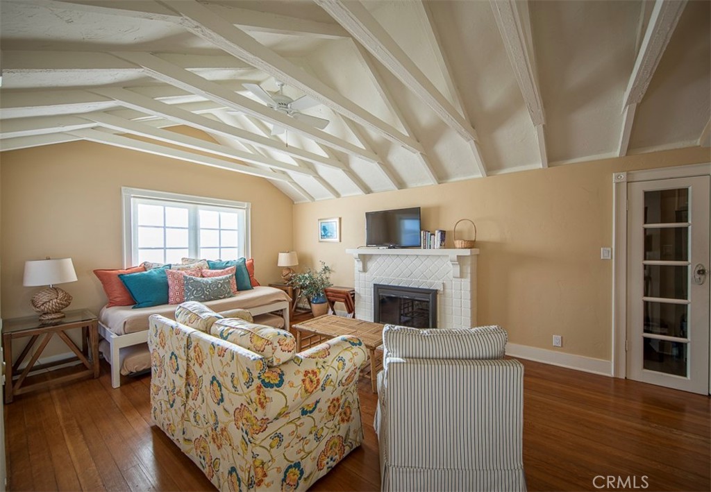 Living Room - 1086 Glenneyre Street, Laguna Beach CA 92651 - photo 9