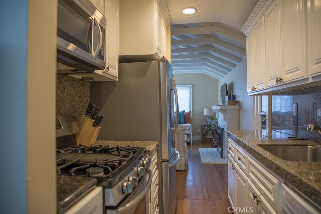 Kitchen - 1086 Glenneyre Street, Laguna Beach CA 92651 - photo 16