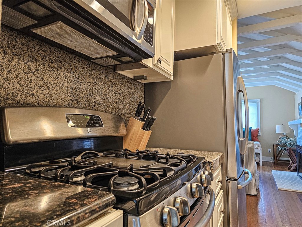 Stainless Gas Range - 1086 Glenneyre Street, Laguna Beach CA 92651 - photo 17