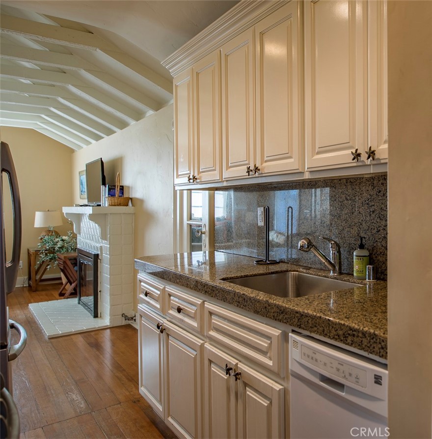 Kitchen Counter Stainless Sink - 1086 Glenneyre Street, Laguna Beach CA 92651 - photo 19