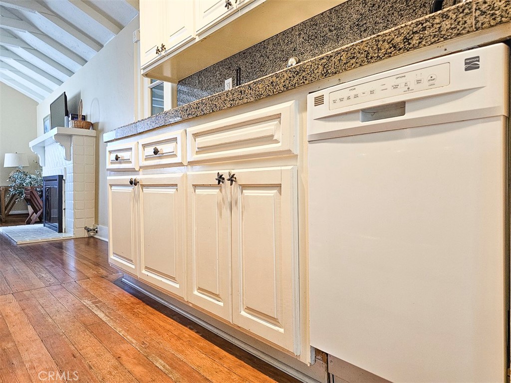 White Dishwasher - 1086 Glenneyre Street, Laguna Beach CA 92651 - photo 22