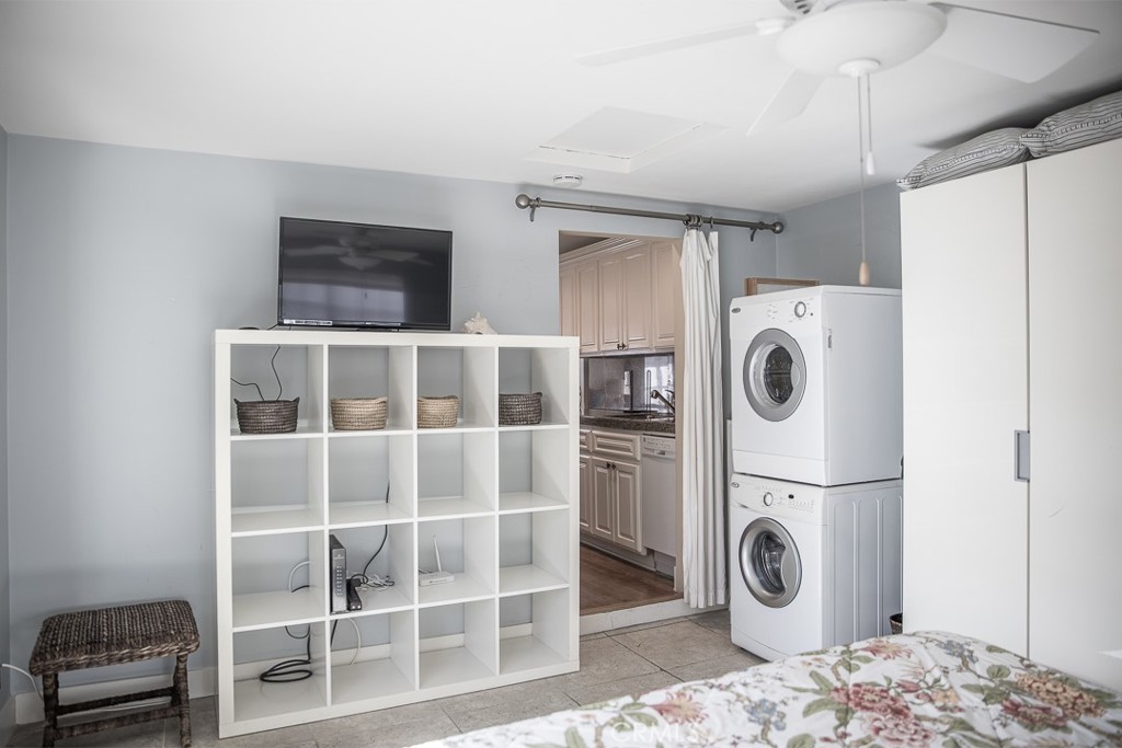 Bedroom 1 with Flat Screen - 1086 Glenneyre Street, Laguna Beach CA 92651 - photo 25