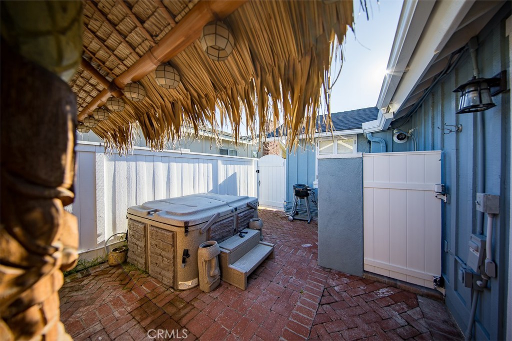 Side Yard - 1086 Glenneyre Street, Laguna Beach CA 92651 - photo 38