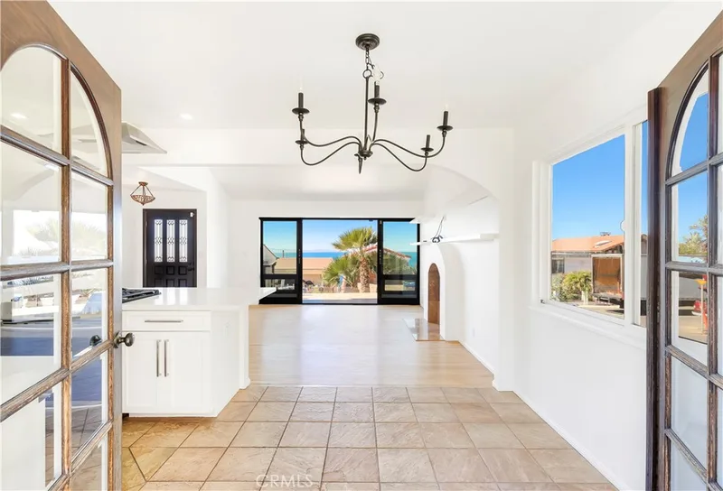 1090 Baja, Laguna Beach, CA 92651