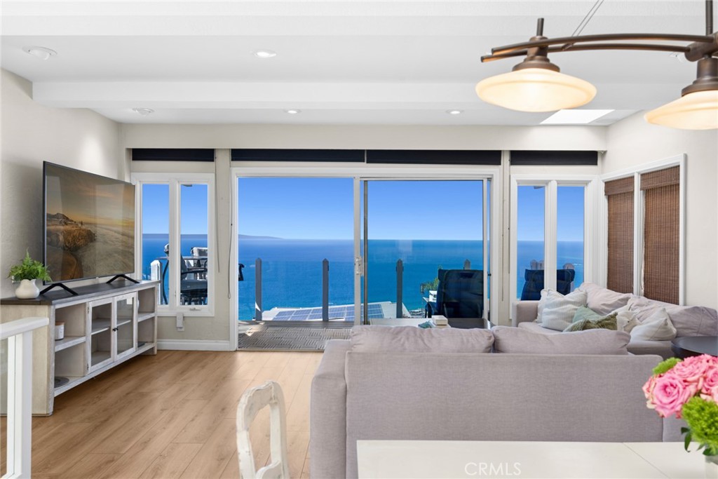 1091 La Mirada Street, Laguna Beach CA 92651 - photo 8