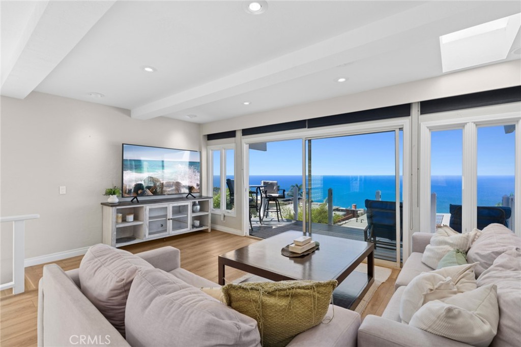 1091 La Mirada Street, Laguna Beach CA 92651 - photo 10