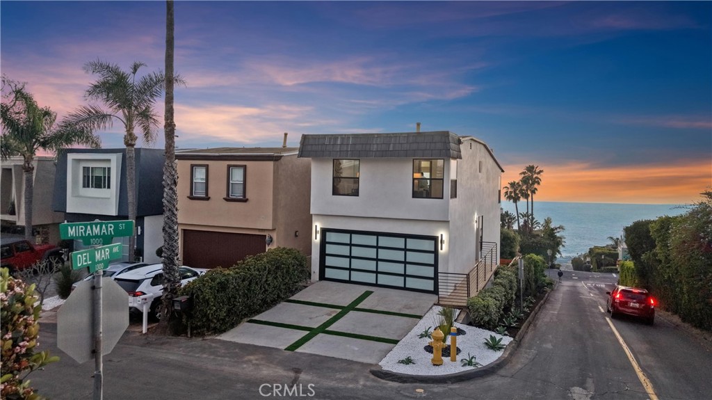 Charming coastal exterior with inviting curb appeal - 1095 Miramar, Laguna Beach CA 92651 - photo 3