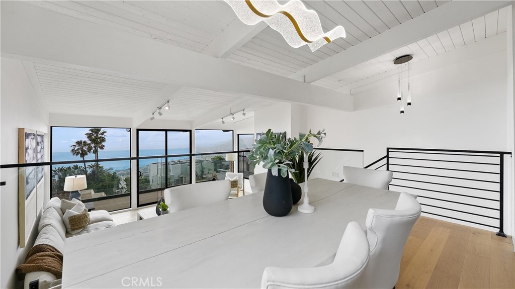 A seamless flow between living and dining spaces - 1095 Miramar, Laguna Beach CA 92651 - photo 13