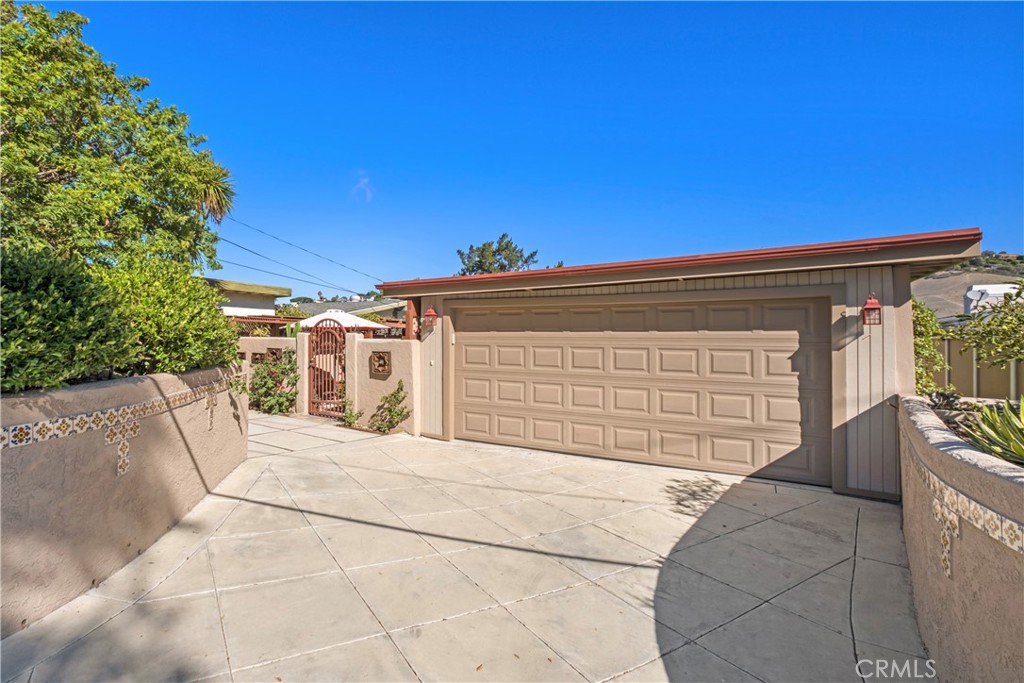 1096 Madison Place, Laguna Beach CA 92651 - photo 1
