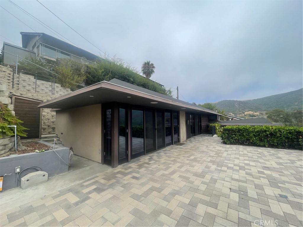 1098 Wykoff Way, Laguna Beach CA 92651 - photo 1