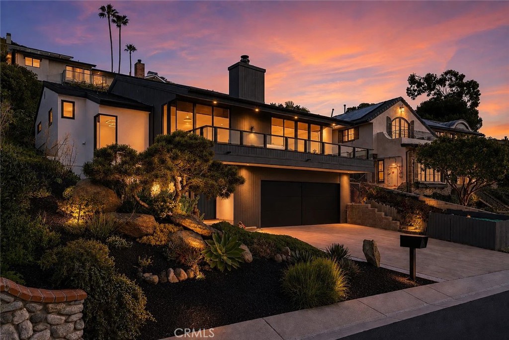 virtually staged - 11 N Vista De La Luna, Laguna Beach CA 92651 - photo 2