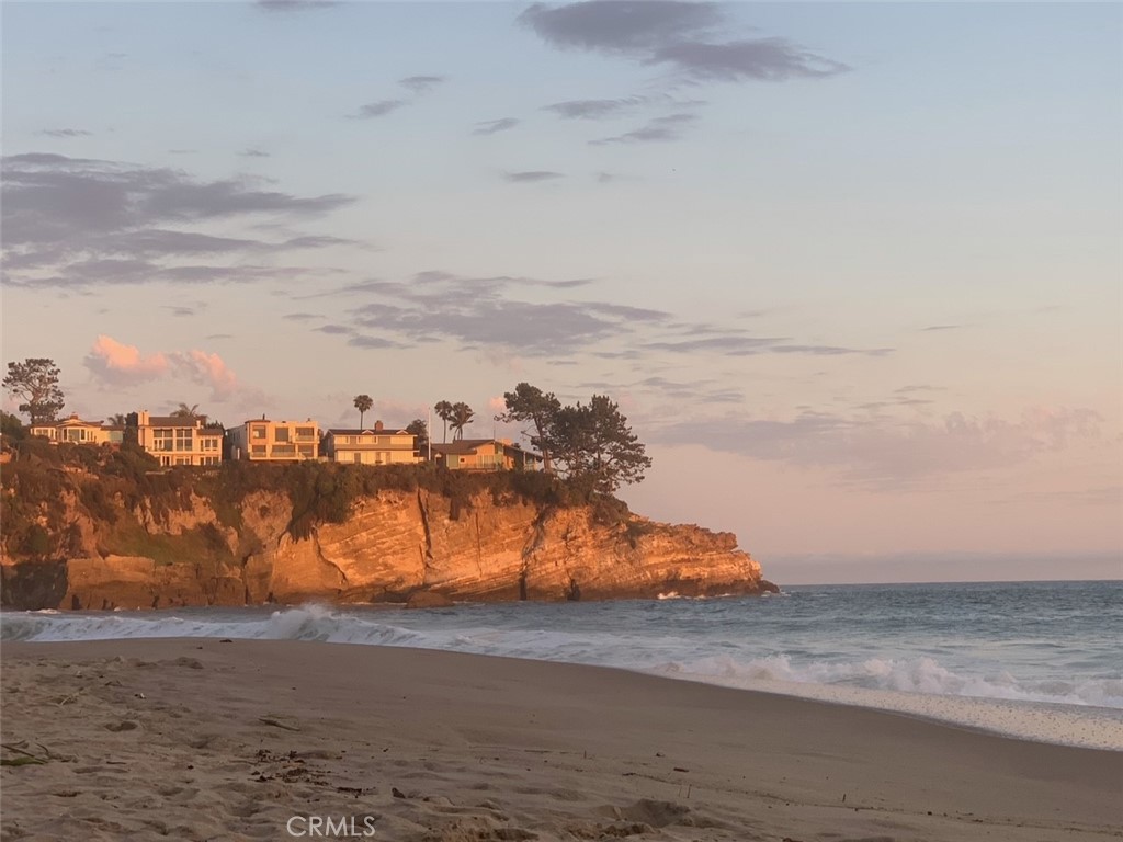 11 N Vista De La Luna, Laguna Beach CA 92651 - photo 24