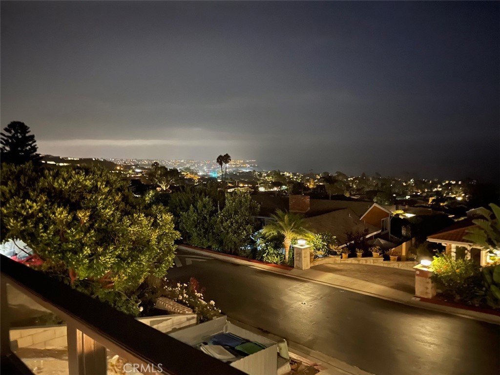 11 N Vista De La Luna, Laguna Beach CA 92651 - photo 29